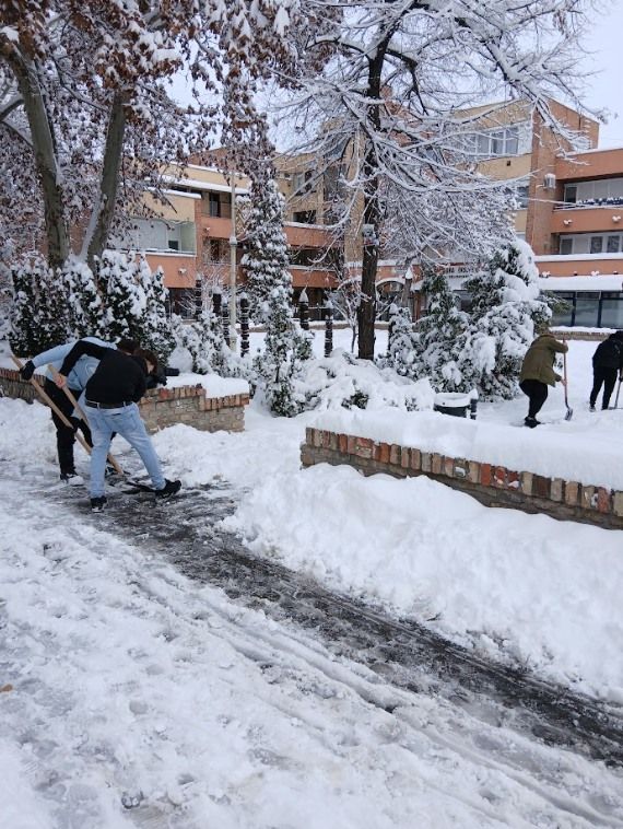 Összefogással a hóhelyzet ellen Nagykátán