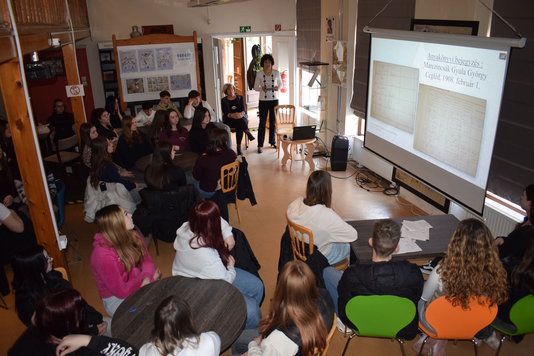 Rendhagyó turizmusóra a városi könyvtárban