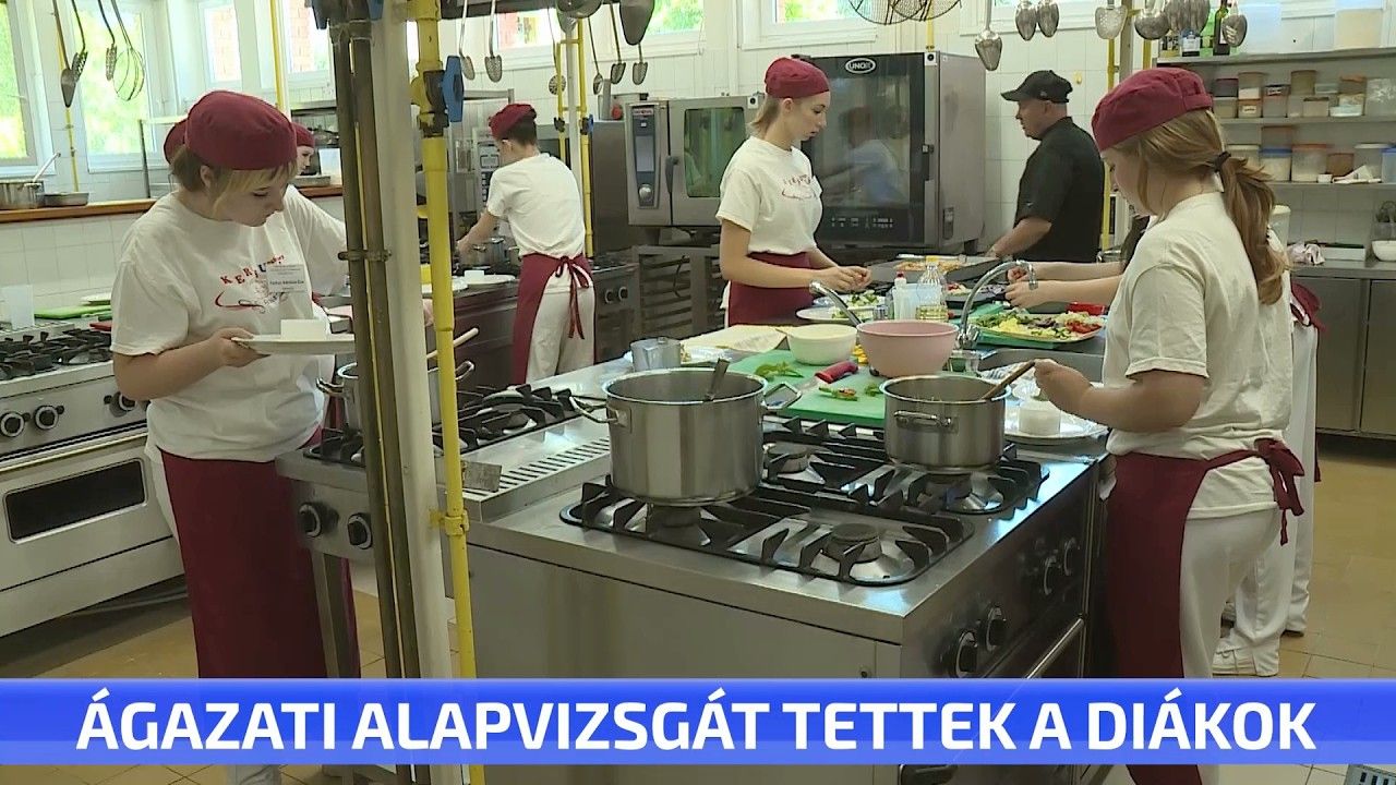 Ágazati alapvizsgát tettek az Ungváry Iskola turisztika szakán tanuló 10. osztályos diákok. 