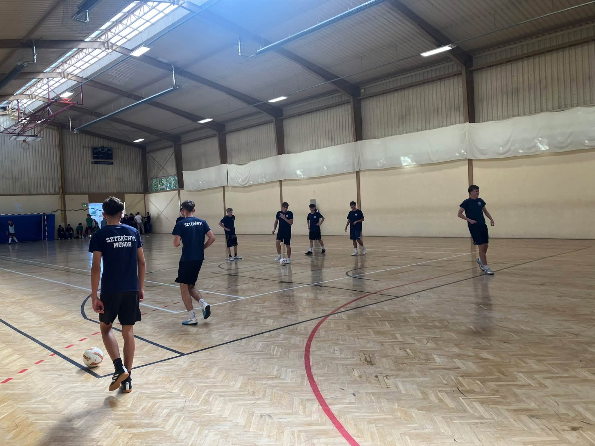 Barátságos futsalmérkőzésekkel hangolódtak a Diákolimpiára