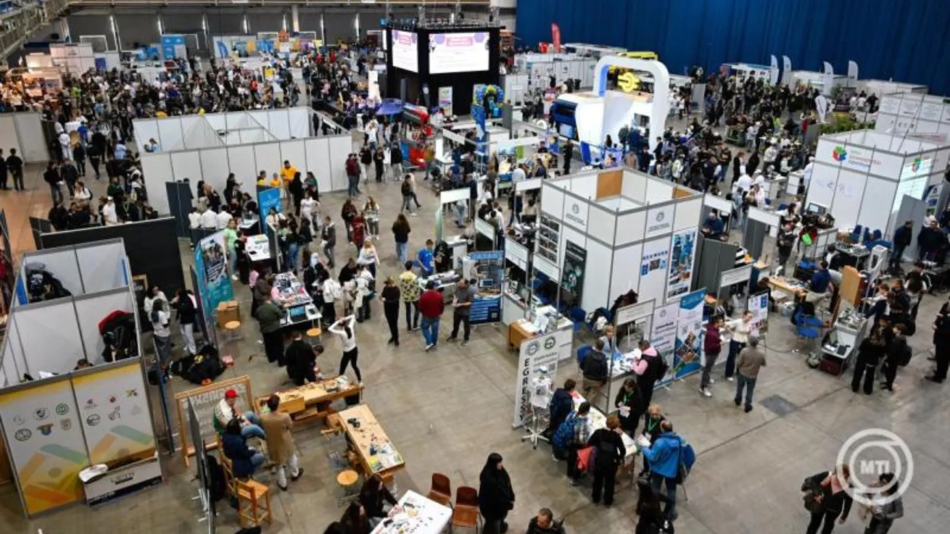 Megnyílt a SzakMÁzz!